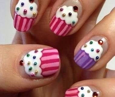 morderse las uñas salon Manicura Barcelona